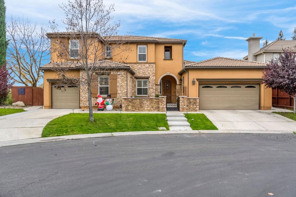 4199 N Quail Xing, Clovis, CA 93619