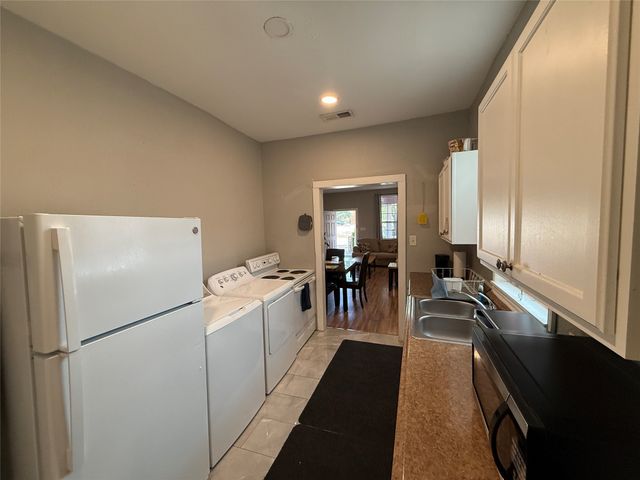2021 Grainger Street, Fort Worth, TX 76110