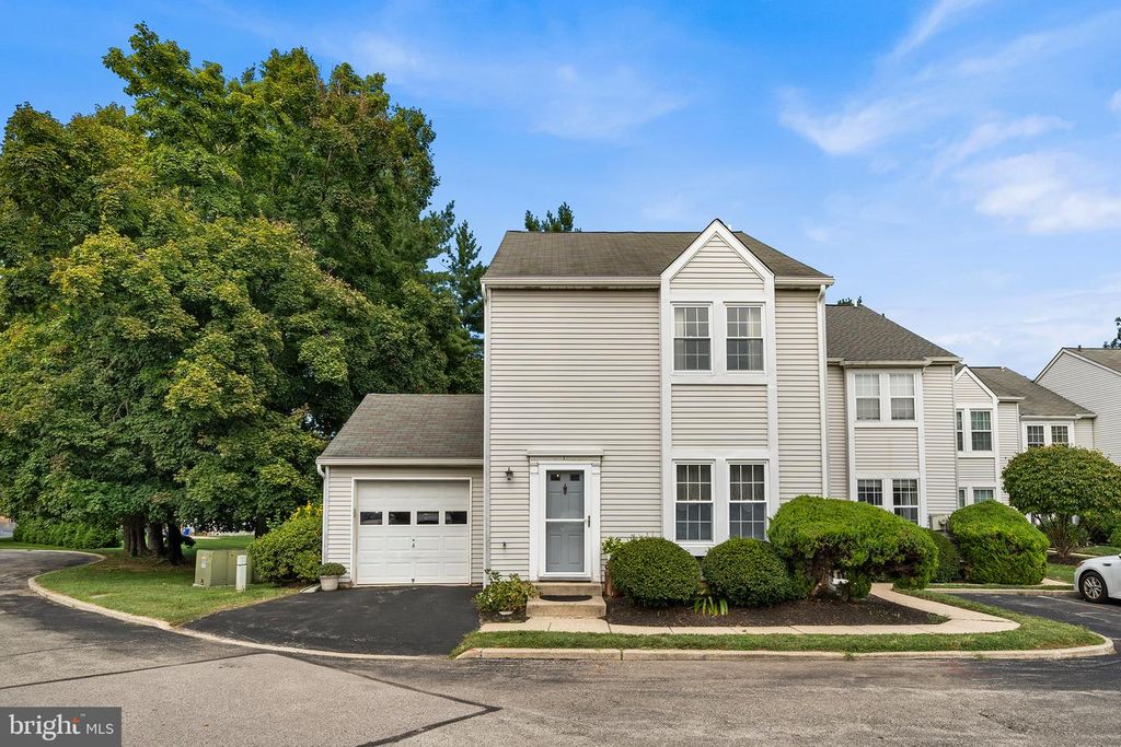 1 MAPLE DR, Conshohocken, PA 19428 — photo 2
