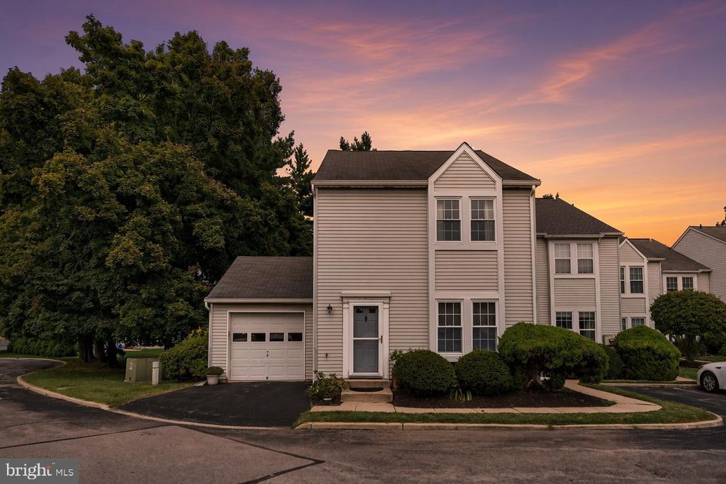 1 MAPLE DR, Conshohocken, PA 19428 — photo 3