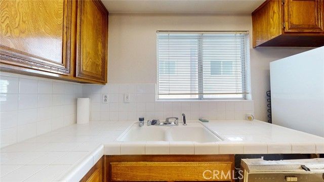 14332 Dickens 19, Sherman Oaks, CA 91423