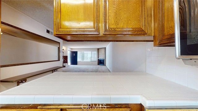 14332 Dickens 19, Sherman Oaks, CA 91423