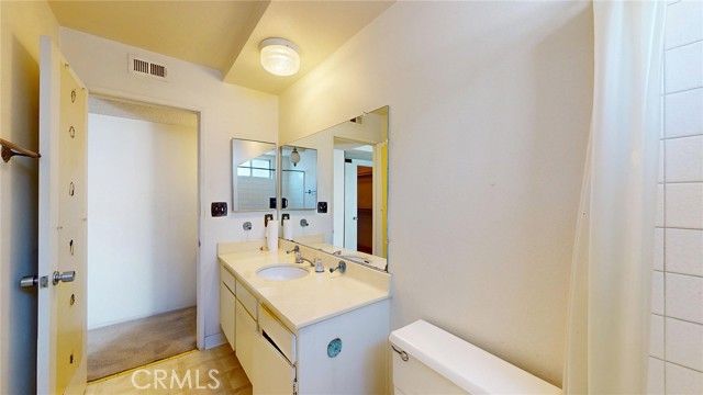 14332 Dickens 19, Sherman Oaks, CA 91423