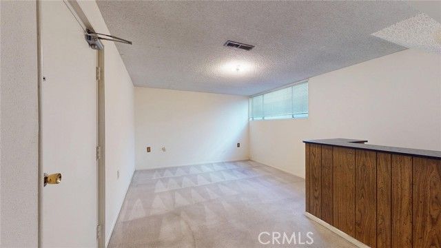 14332 Dickens 19, Sherman Oaks, CA 91423