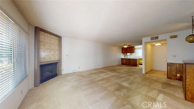14332 Dickens 19, Sherman Oaks, CA 91423