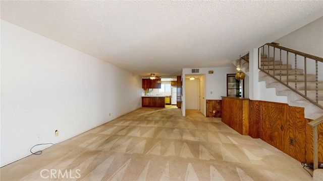 14332 Dickens 19, Sherman Oaks, CA 91423