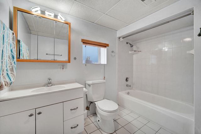 3600 S Union Avenue, Chicago, IL 60609