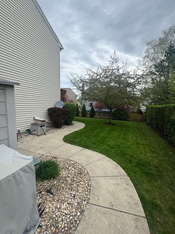9712 Bennington Drive, Huntley, IL 60142