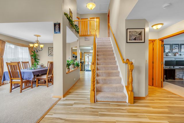 9712 Bennington Drive, Huntley, IL 60142