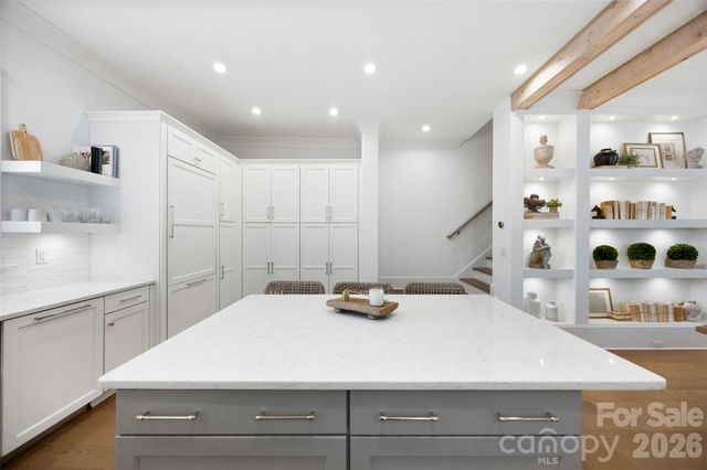 512 Living Way, Charlotte, NC 28204