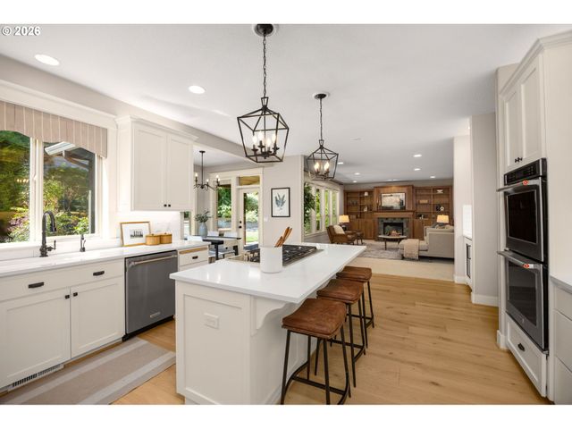 13980 Se CLAREMONT St, Happy Valley, OR 97086