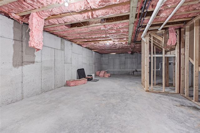 2 Rounds Avenue, East Providence, RI 02915