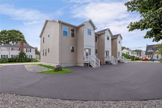 2 Rounds Avenue, East Providence, RI 02915