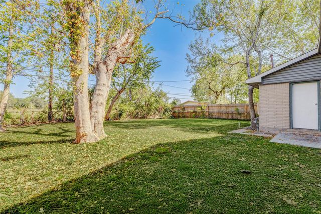 3918 Dalmatian Drive, Houston, TX 77045