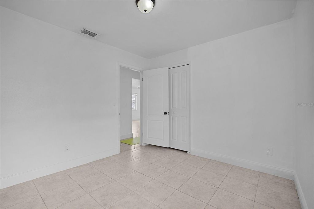 Image 17 of property listing at 885 N 9TH STREET, Eagle Lake, FL 33839