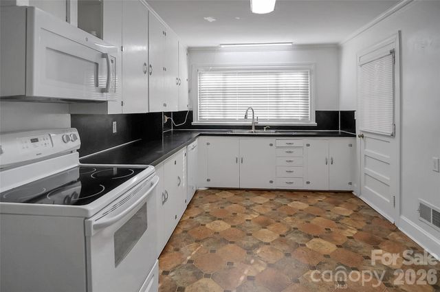 3021 Davis Park Road, Gastonia, NC 28052
