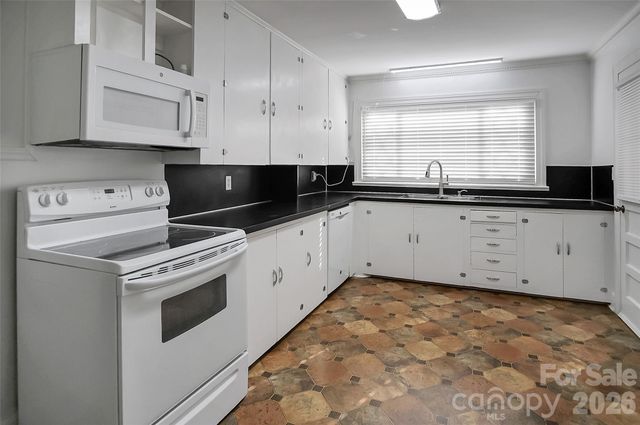 3021 Davis Park Road, Gastonia, NC 28052