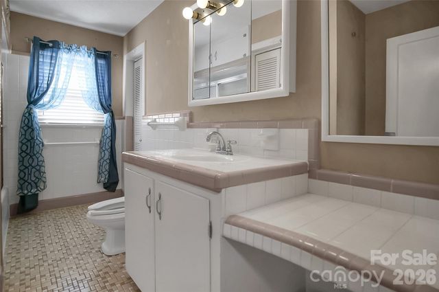 3021 Davis Park Road, Gastonia, NC 28052