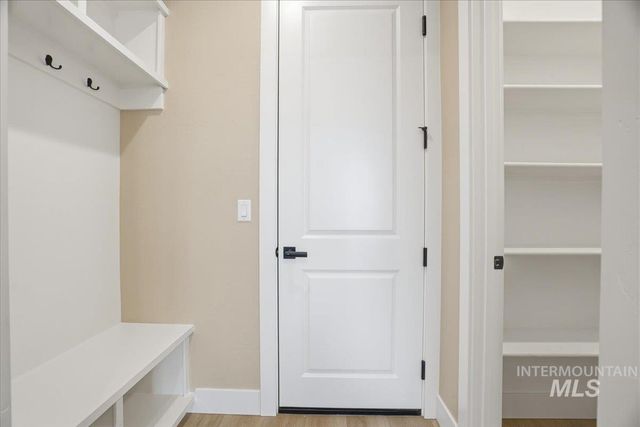 6050 N Torva Ave, Meridian, ID 83646