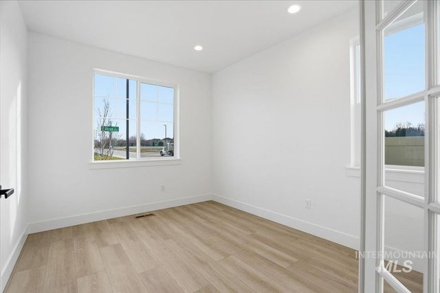 6050 N Torva Ave, Meridian, ID 83646