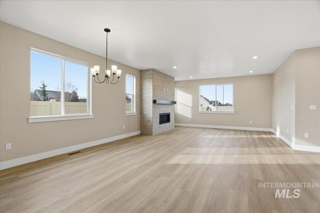 6050 N Torva Ave, Meridian, ID 83646