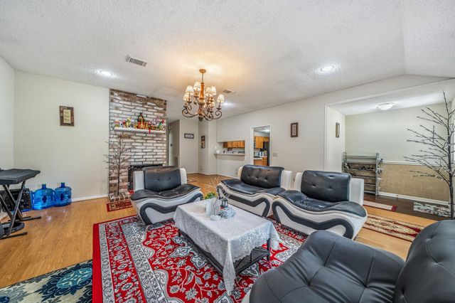 9915 Villa Verde Drive, Houston, TX 77064