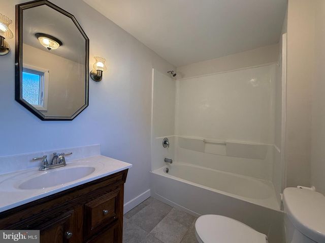 121 E HARMONY RD, West Grove, PA 19390