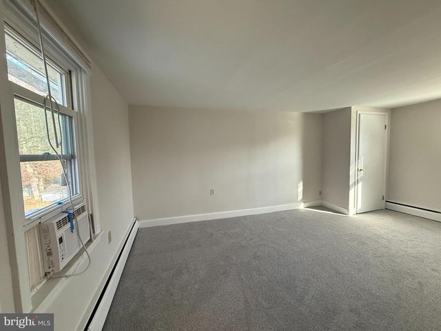 121 E HARMONY RD, West Grove, PA 19390