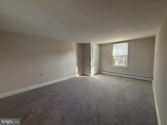 121 E HARMONY RD, West Grove, PA 19390