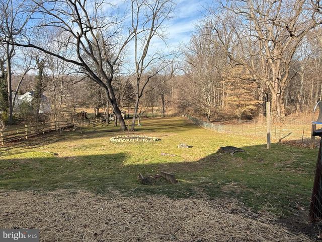 121 E HARMONY RD, West Grove, PA 19390