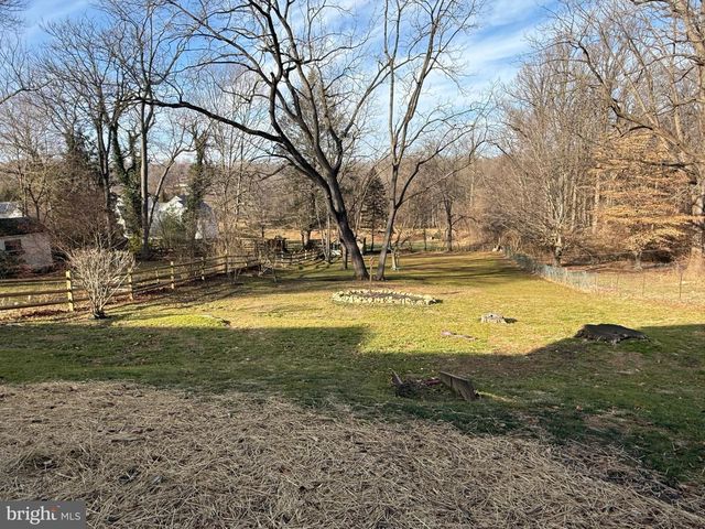 121 E HARMONY RD, West Grove, PA 19390