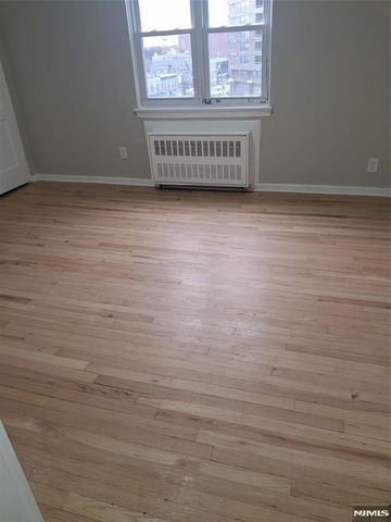 445 Main Street, Fort Lee, NJ 07024