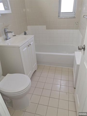 445 Main Street, Fort Lee, NJ 07024