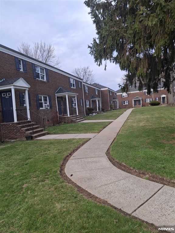 445 Main Street, Fort Lee, NJ 07024