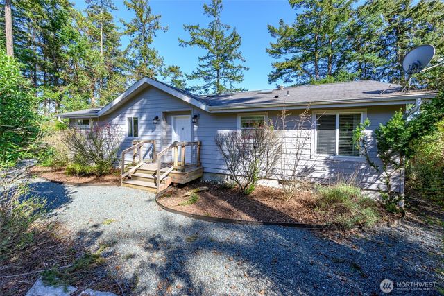 215 S Harrington Lagoon Road, Coupeville, WA 98239