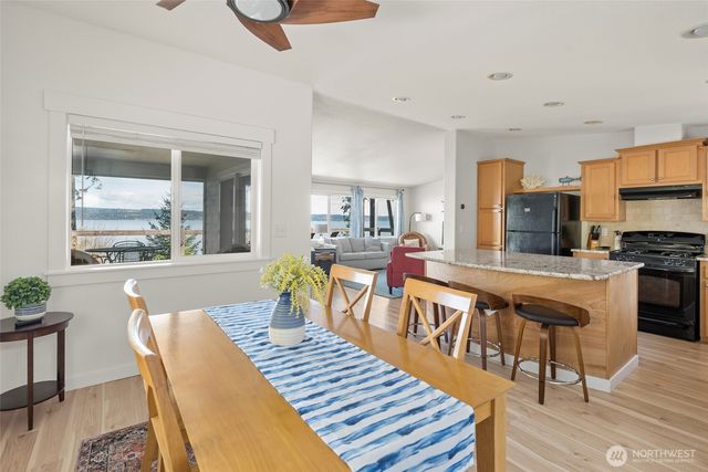 215 S Harrington Lagoon Road, Coupeville, WA 98239