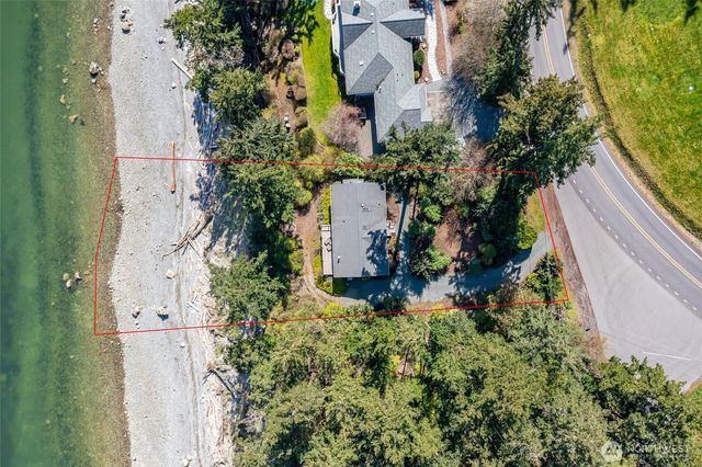 215 S Harrington Lagoon Road, Coupeville, WA 98239