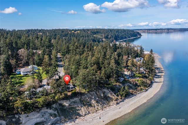 215 S Harrington Lagoon Road, Coupeville, WA 98239