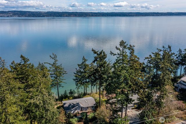 215 S Harrington Lagoon Road, Coupeville, WA 98239