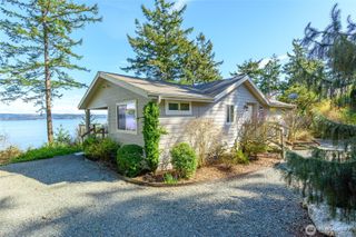 215 S Harrington Lagoon Road, Coupeville, WA 98239