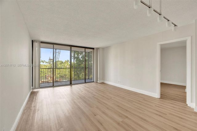 3401 N Country Club Drive EI403, Aventura, FL 33180
