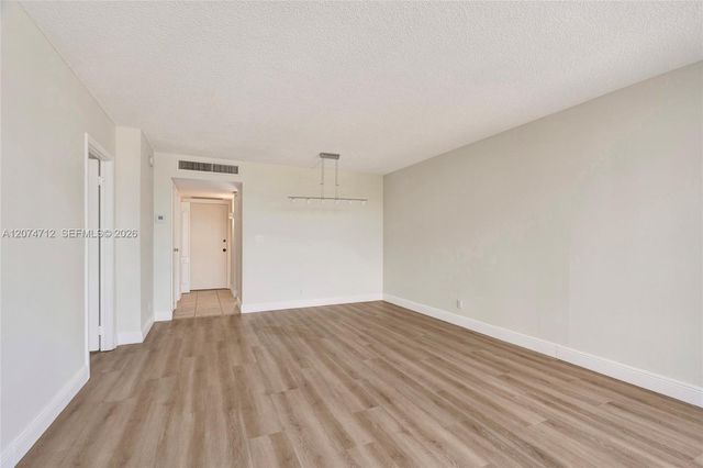 3401 N Country Club Drive EI403, Aventura, FL 33180