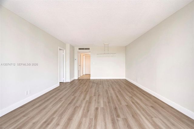 3401 N Country Club Drive EI403, Aventura, FL 33180