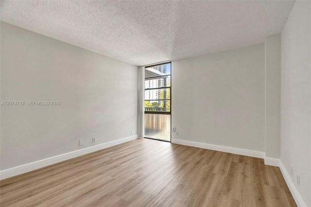 3401 N Country Club Drive EI403, Aventura, FL 33180