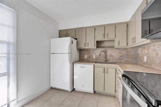 3401 N Country Club Drive EI403, Aventura, FL 33180