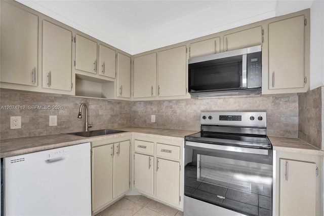3401 N Country Club Drive EI403, Aventura, FL 33180