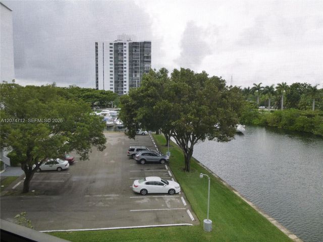 3401 N Country Club Drive EI403, Aventura, FL 33180