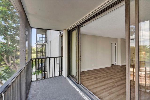 3401 N Country Club Drive EI403, Aventura, FL 33180