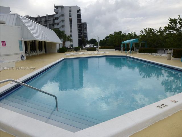 3401 N Country Club Drive EI403, Aventura, FL 33180