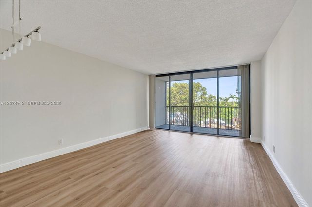 3401 N Country Club Drive EI403, Aventura, FL 33180